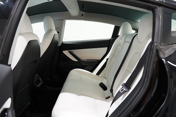 Tesla Model 3 18 of 20