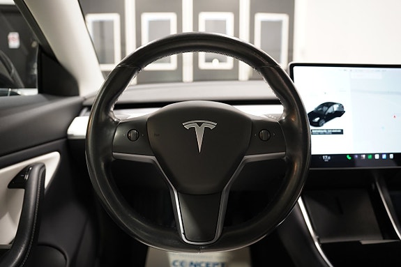 Tesla Model 3 11 of 20