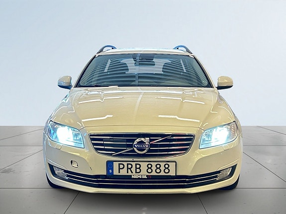 Volvo V70 2 of 21