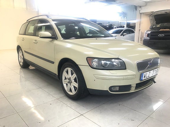 Volvo V50 3 of 19