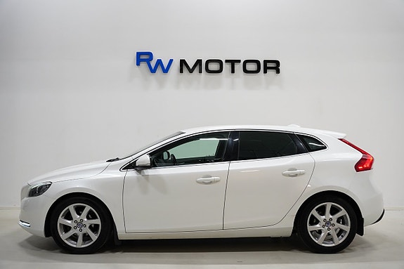 Volvo V40 3 of 20