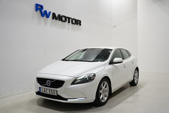 Volvo V40 2 of 20