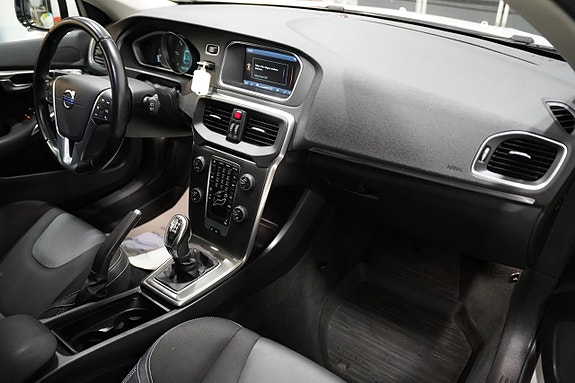 Volvo V40 8 of 20