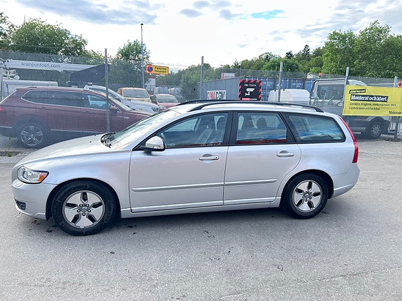 Volvo V50 3 of 16