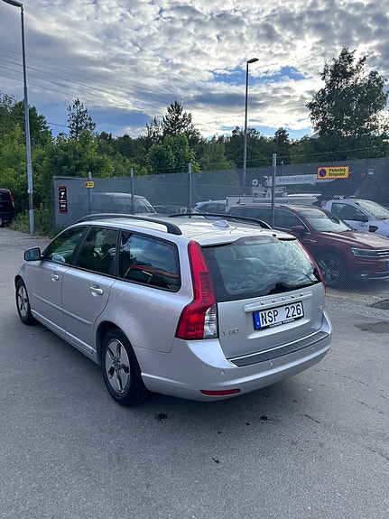Volvo V50 4 of 16