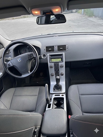 Volvo V50 7 of 16