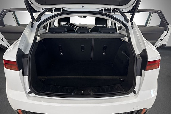 Jaguar E-PACE 7 of 10