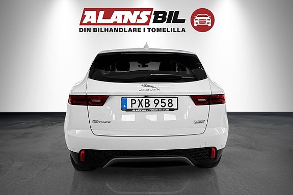 Jaguar E-PACE 4 of 10