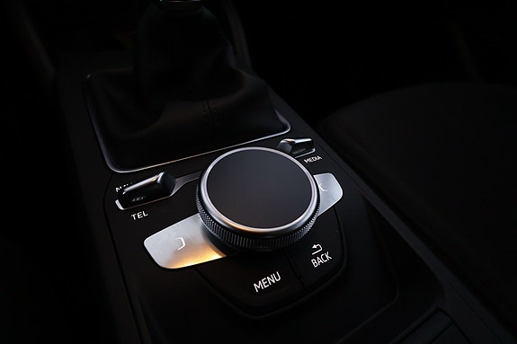 Audi Q2 13 of 18