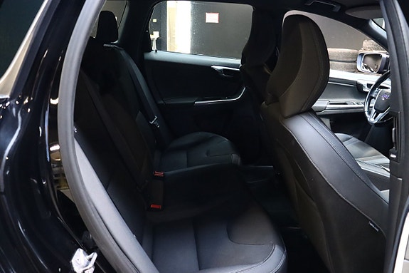 Volvo XC60 11 of 26