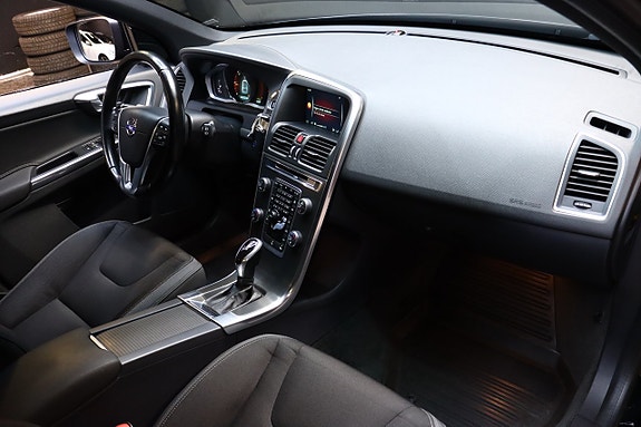 Volvo XC60 13 of 26