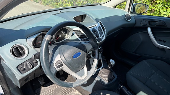 Ford Fiesta 6 of 8