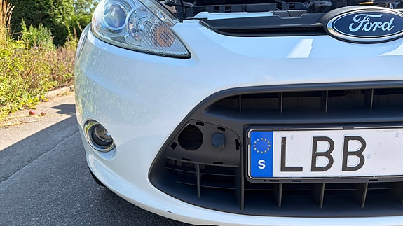 Ford Fiesta 7 of 8