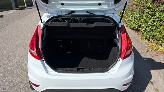 Ford Fiesta 3 of 8