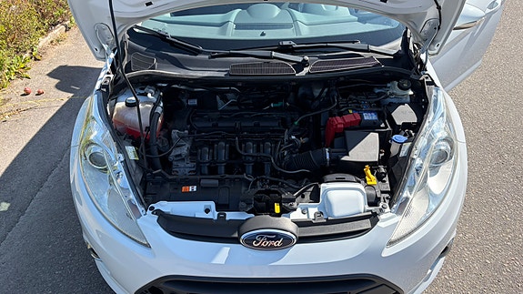 Ford Fiesta 5 of 8