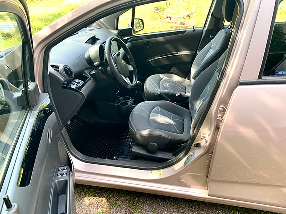 Chevrolet Spark 7 of 12