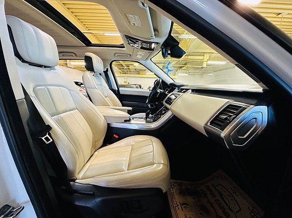 Land Rover Range Rover Sport 14 of 25