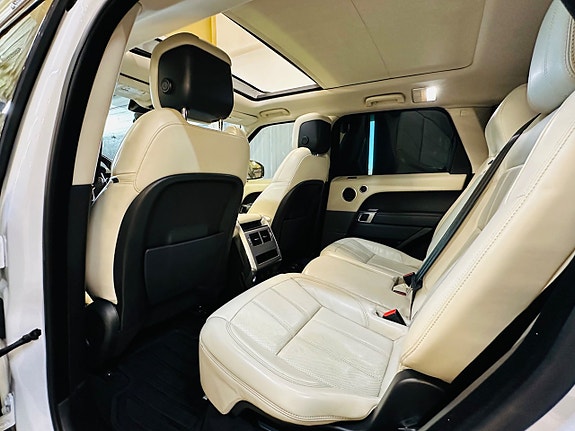 Land Rover Range Rover Sport 16 of 25