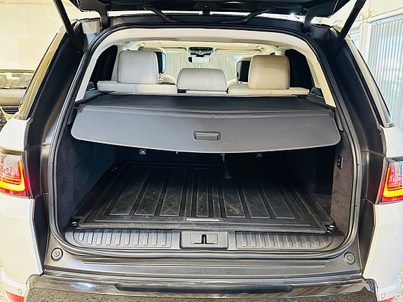 Land Rover Range Rover Sport 8 of 25