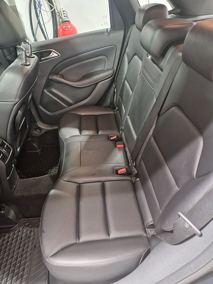 Mercedes-Benz B180 7 of 12