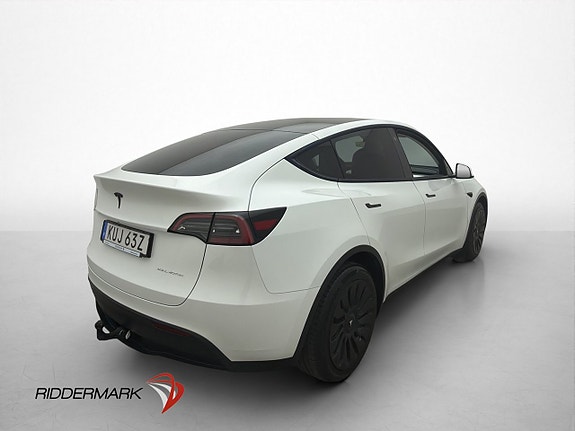 Tesla Model Y 9 of 30