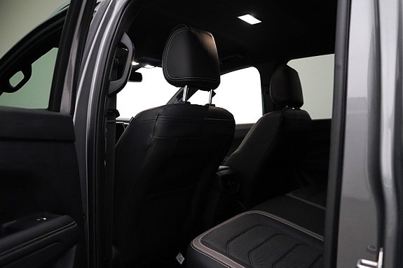 Volkswagen Amarok 8 of 27