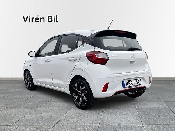 Hyundai i10 2 of 10