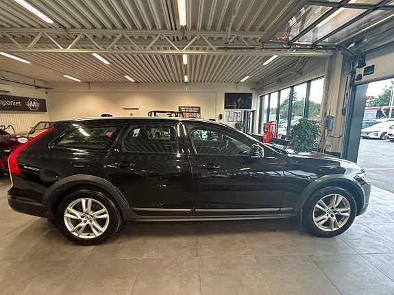 Volvo V90 Cross Country 10 of 20