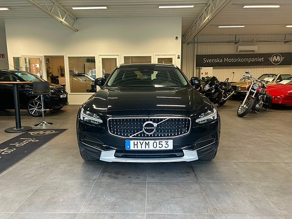 Volvo V90 Cross Country 2 of 20