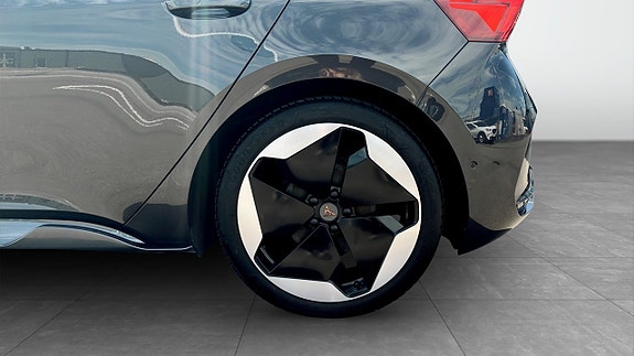 Seat Cupra 6 of 12