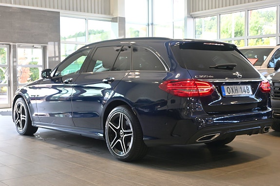 Mercedes-Benz C300 3 of 26