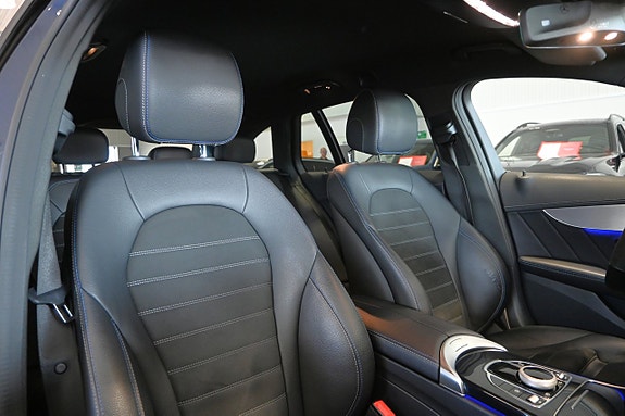 Mercedes-Benz C300 11 of 26
