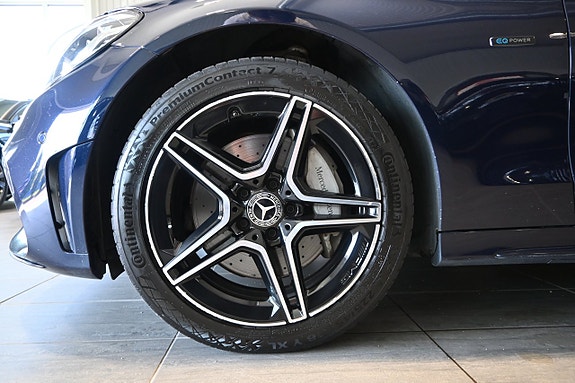 Mercedes-Benz C300 6 of 26