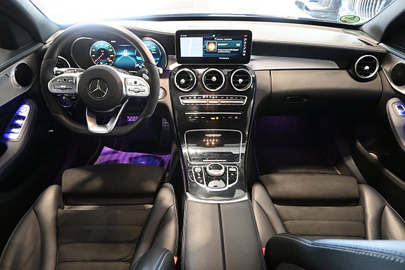 Mercedes-Benz C300 9 of 26
