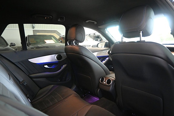 Mercedes-Benz C300 12 of 26