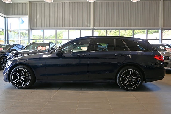Mercedes-Benz C300 2 of 26
