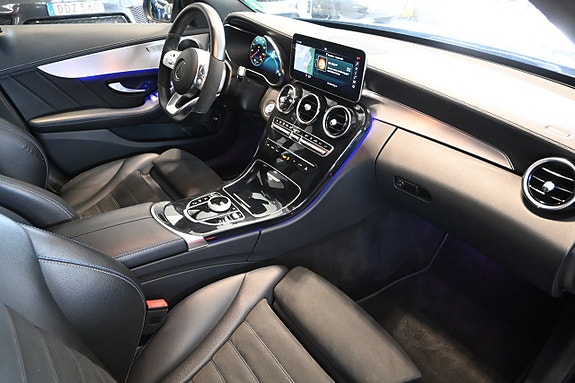 Mercedes-Benz C300 10 of 26