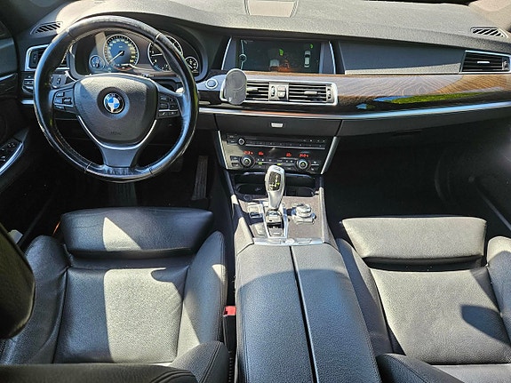 BMW 530d 3 of 5