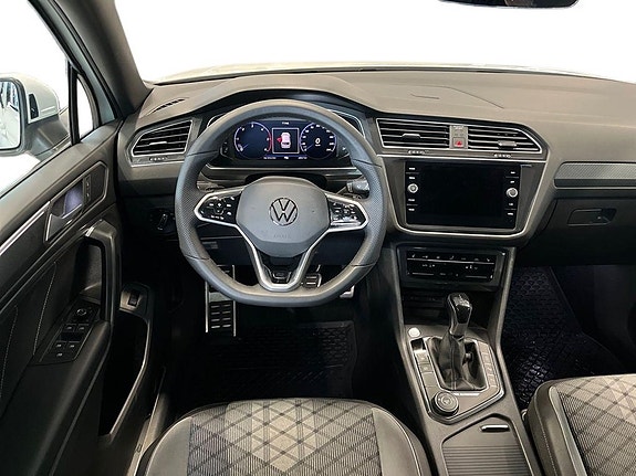 Volkswagen Tiguan 6 of 15