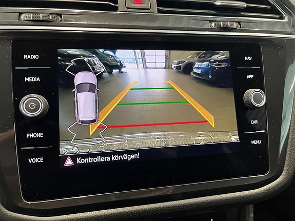Volkswagen Tiguan 9 of 15
