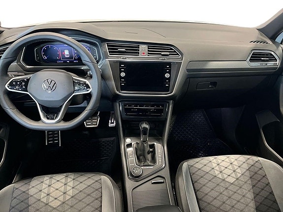 Volkswagen Tiguan 7 of 15