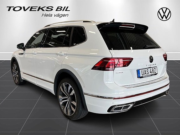 Volkswagen Tiguan 3 of 15