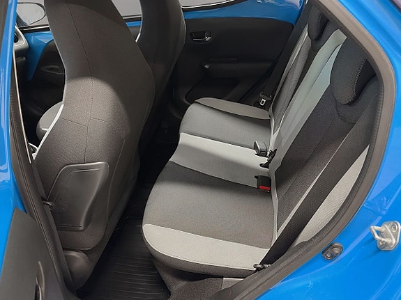 Toyota Aygo 8 of 11