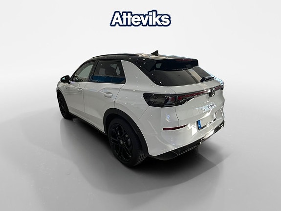 Volkswagen T-Roc 14 of 17