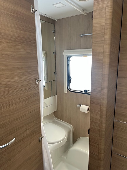 Adria Adora 593 uk 12 of 16