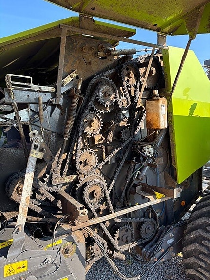 CLAAS Rollant 375 RC Uniwrap 5 of 10
