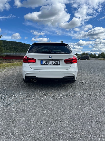 BMW 330d 3 of 13