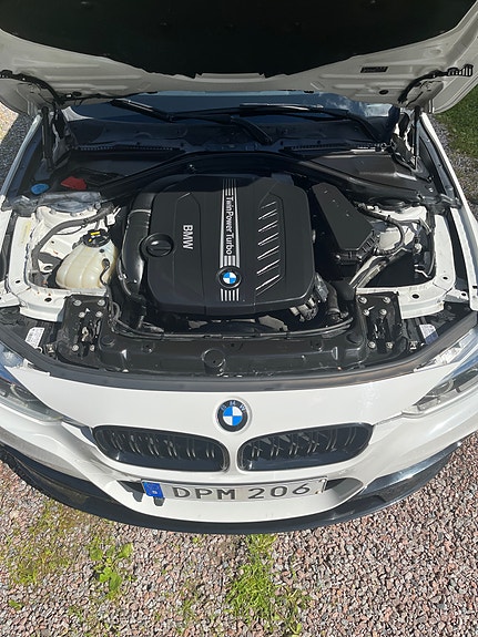 BMW 330d 11 of 13
