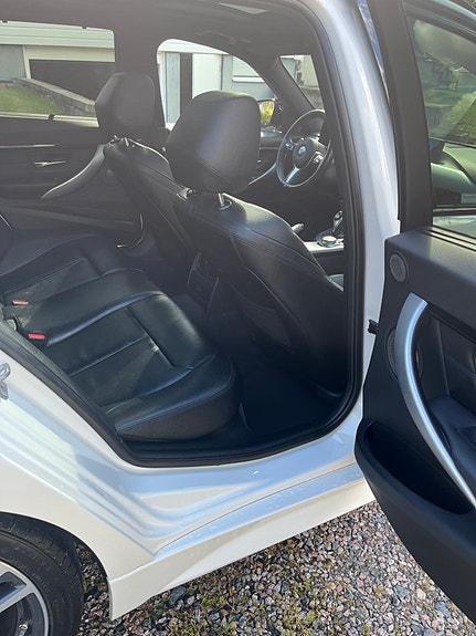 BMW 330d 8 of 13