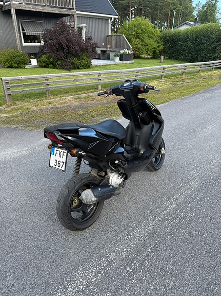 Yamaha Aerox 2 of 4